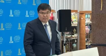 Почему казахстанцам массово блокируют банковские счета