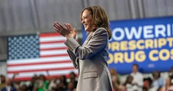 Камалу Харрис снова заподозрили в алкоголизме