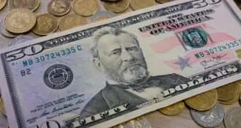 Россияне эвакуируют свои доллары в Казахстан