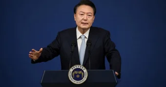 Президент Южной Кореи объявил военное положение