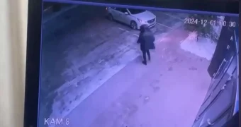 Угнал за несколько минут: пьяный посетитель уехал из кафе в Астане на чужой машине (видео)