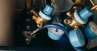 Актюбинец лишился 7 млн тенге из-за смены счетчика в доме