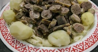 Как провезти казы за границу: казахстанцы поделились опытом