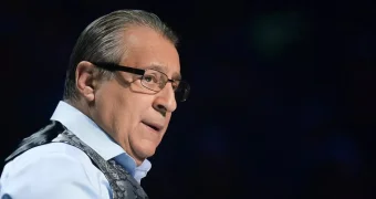 Геннадий Хазанов объяснил свой отказ от сольных выступлений: «В первых рядах пьют шампанское и швыряют пробки на сцену»