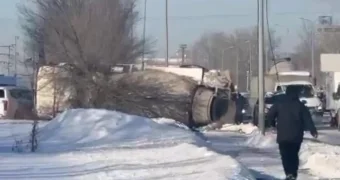 Бетономешалка наехала на Infiniti и Tank в Астане