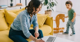 Декретные выплаты в 2025 году - что нужно знать работающим родителям