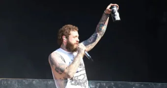 Рождественское чудо: чаевые в 20 000 долларов оставил рэпер Post Malone матери-одиночке