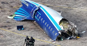 Опубликована полная расшифровка переговоров пилотов самолета AZAL с диспетчерами, разбившегося под Актау