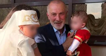 «Моих детей перевернули в гробах»: Как Виталий Калоев живет после потери семьи в авиакатастрофе и убийства диспетчера