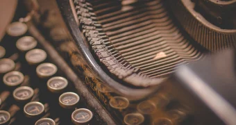 Детскую писательницу и ее мужа осудили за издевательства над детьми