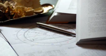 Контроль эмоций и домашние заботы: воскресный гороскоп для всех знаков зодиака