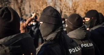 В Астане избили сотрудников СОБР: что говорят в полиции