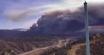 Новый пожар вспыхнул в Лос- Анджелесе: власти опасаются перехода огня на АЭС