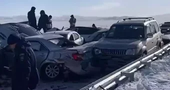 Массовое ДТП в Карагандинской области: столкнулись 19 машин (видео)