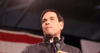 США приостановили почти всю помощь другим странам