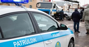 Полицейский насмерть задавил женщину в ЗКО: подробности аварии