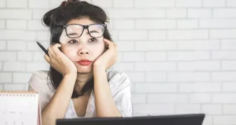 Может ли работодатель "оштрафовать" работника за опоздания в Казахстане