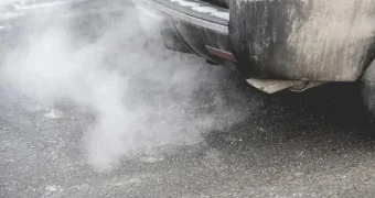 Как снизить выбросы на старом авто и избежать штрафа, объяснил эксперт