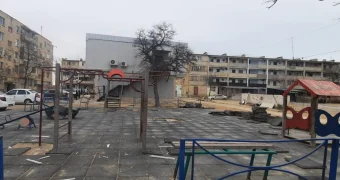 На отсутствие детских площадок жалуются жители одного из микрорайонов в Актау