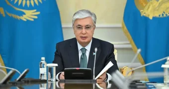 Токаев поздравил работников печатных СМИ