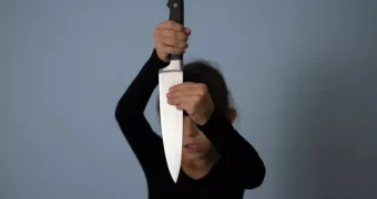 Не разрешила погулять и лишилась жизни: в Москве 11-летняя девочка зарезала свою бабушку