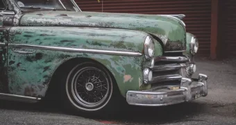 Водители обомлели: с 1 февраля в России для владельцев старых авто ввели новые правила прохождения техосмотра