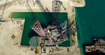 В две смены по 12 часов: о ходе строительства хаба в порту Актау рассказали в КТЖ