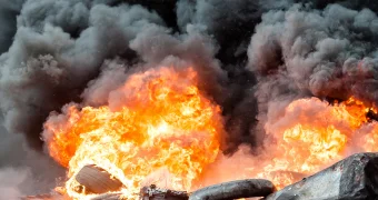 СМИ: в Африке изнасиловали и сожгли сотни женщин-заключенных