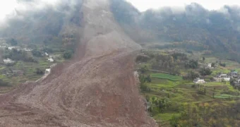 Десятки людей пропали без вести в результате разрушительного оползня в Китае