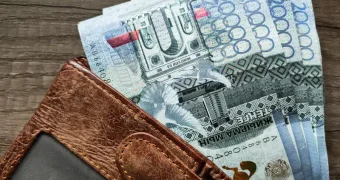 От 741 тысяч тенге: кому из казахстанцев предлагали самые высокие зарплаты на бирже труда