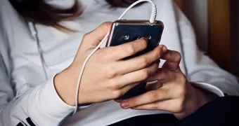 Порноскандал разгорелся в Казахстане: в Сети оказались снимки обнаженных детей