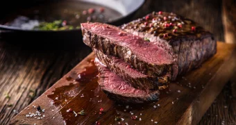 Названа неожиданная опасность красного мяса