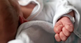 Казахстанка указала чужого мужа отцом своего ребенка и попала под суд