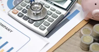 "Будем лечить всех адыраспаном": о негативных последствиях введения НДС в медицине заявляют эксперты