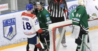 Массовым побоищем завершился чемпионат Казахстана по хоккею