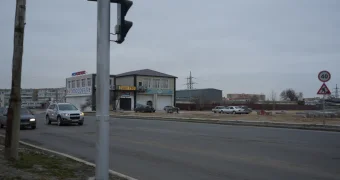 Дорога есть – разметки нет: водители просят власти обратить внимание на участок проезжей части в Актау