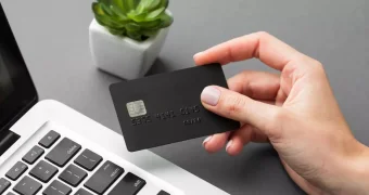 Какие банки выдают карточки иностранцам в 2025 году в Казахстане