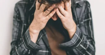 Работающий казахстанец на 4634 дня просрочил оплату по кредиту и остался без авто