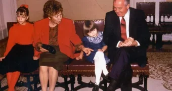 Торгуют водкой и донатят ВСУ: стало известно, чем занимаются внучки экс-президента СССР Горбачева