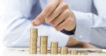 Почему не стоит хранить все сбережения в одном банке, рассказали в КФГД