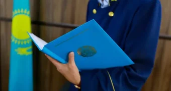 Изрезала дочь ножом: многодетную беременную казахстанку посадили на 6 лет