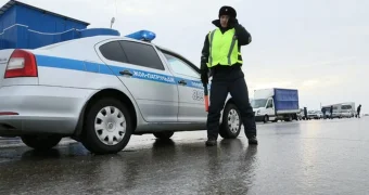 Движение авто ограничили в Мангистау из-за гололёда