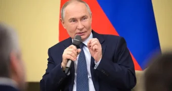 Путин отложил свое послание ради встречи с Трампом - СМИ