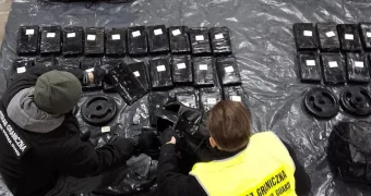 Со дна Балтики достали более 100 кг кокаина