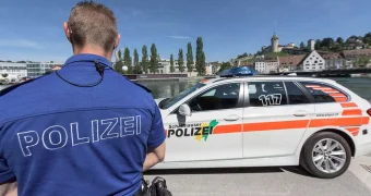 Водитель в Швейцарии заплатит 100 тысяч долларов за несоблюдение дистанции