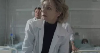 Сильно похудела и ходила в парике: Евгения Добровольская незадолго до смерти снялась в фильме «Дорогая, я больше не перезвоню»