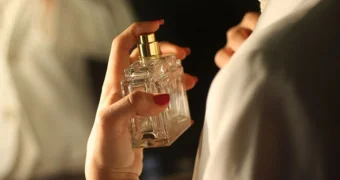 Казахстанцев пугают рассылкой о продаже отравленных духов