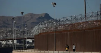 Депортированных из США казахстанцев доставили в Коста-Рику