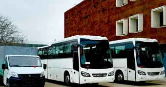 Дворцу культуры в Актау подарили новые автобусы