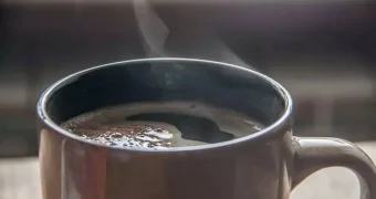 Секрет вечной молодости раскрыт: этот напиток стирает морщины за 90 дней